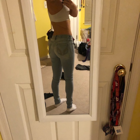 Hollister Light Wash Jeans size l: 1s - Picture 2 of 4